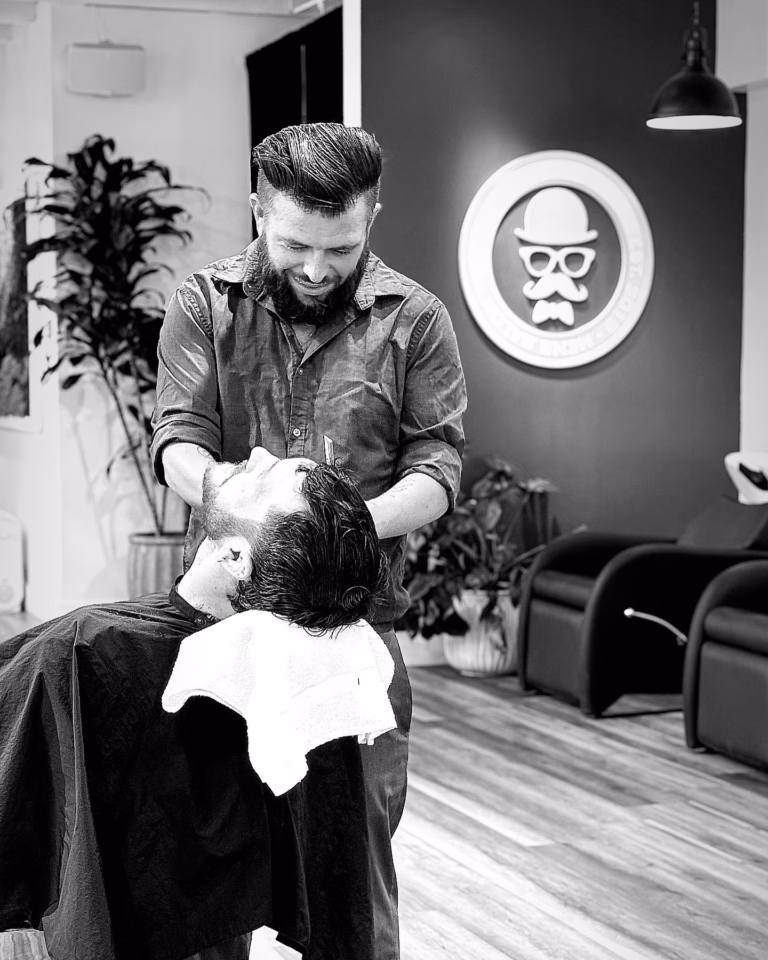 perfect.gentleman.salon BestBarberNear2 768x960
